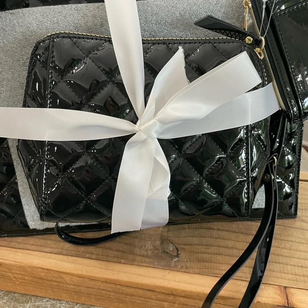 ISAAC MIZRAHI BLACK PATTEN TABLET HOLDER SET